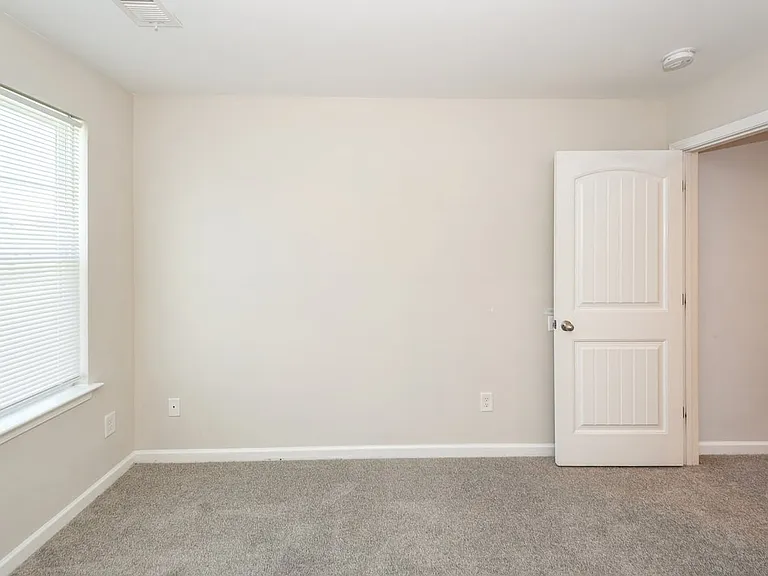 484 Truman Dr — Photo 72