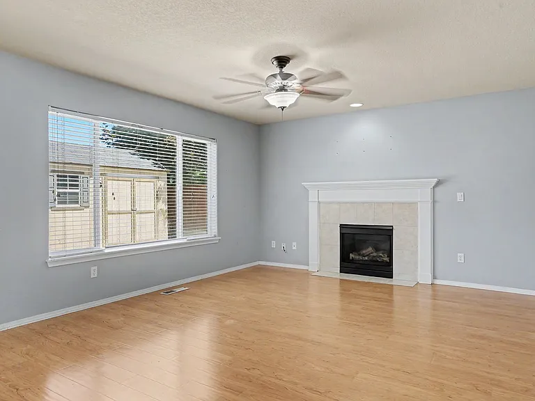 305 Casting St SE — Photo 15