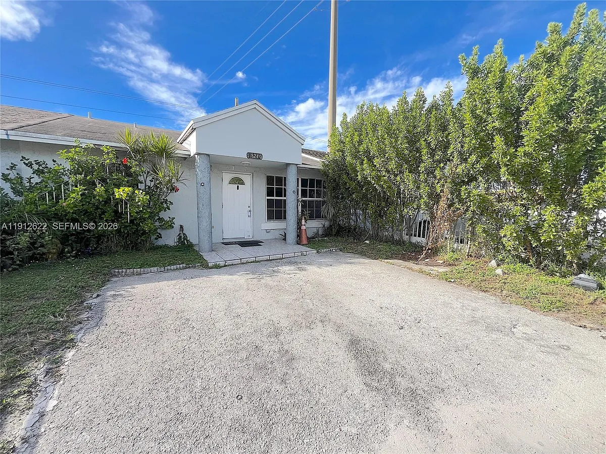 Building Photo - 18240 NW 41st Pl #2