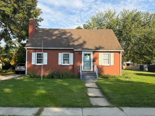 427 N Kelly St, Hobart, IN 46342
