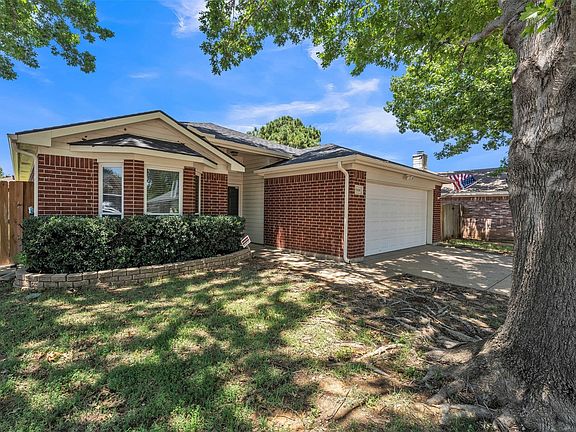 3rd image of 5909 Colebrook Ct