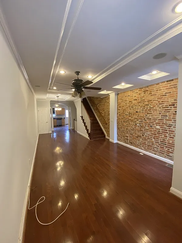 3 bed, 2.0 bath, 1922 sqft, $2,500 — Photo 4
