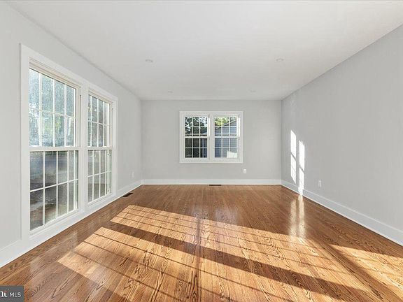 4th image of 3502 Launcelot Way