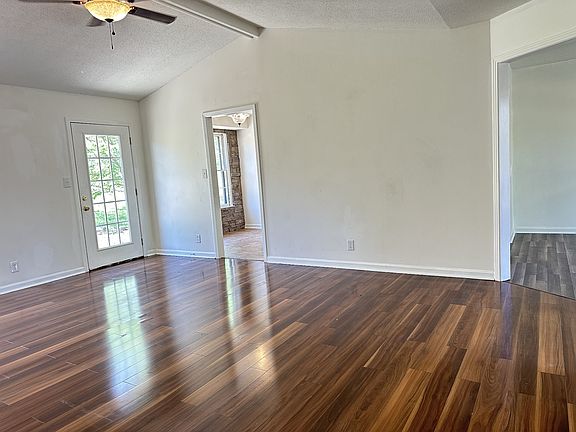 5th image of 1844 Patricia Dr