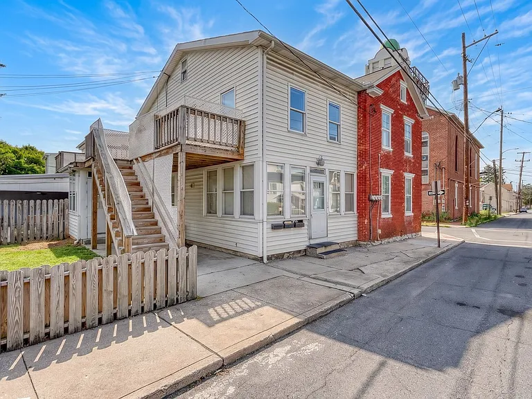42 E Locust St — Photo 16