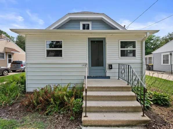1209 Ellis STREET, Waukesha, WI 53186