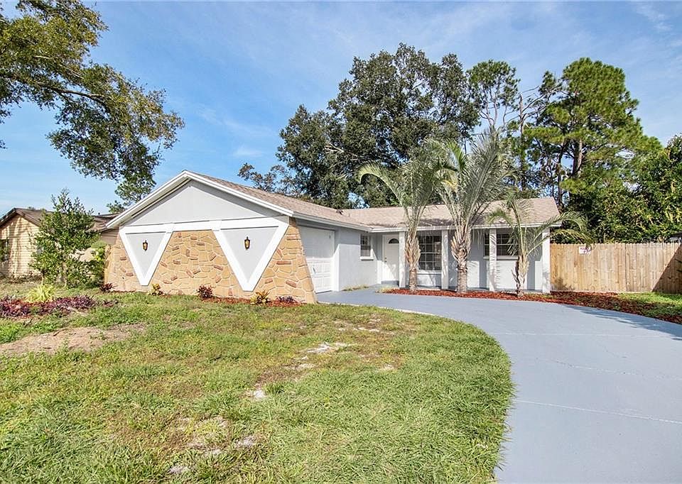 1st image of 8803 Oak Cir