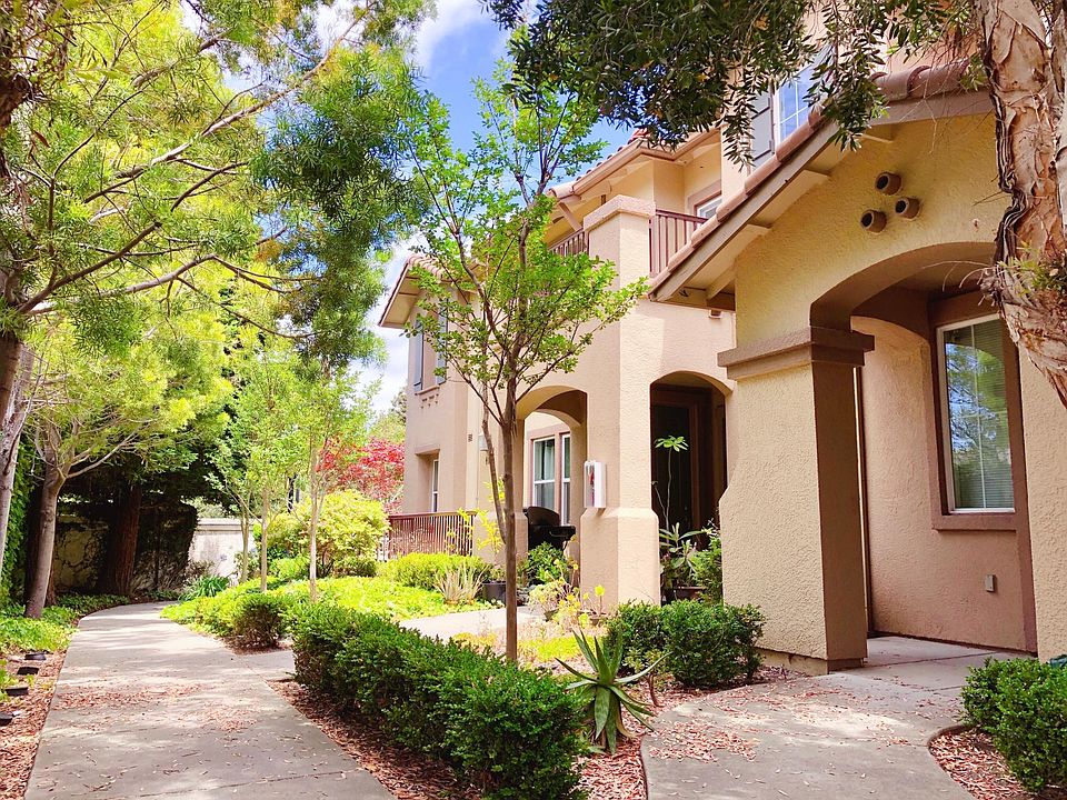 1st image of 421 Presidio St