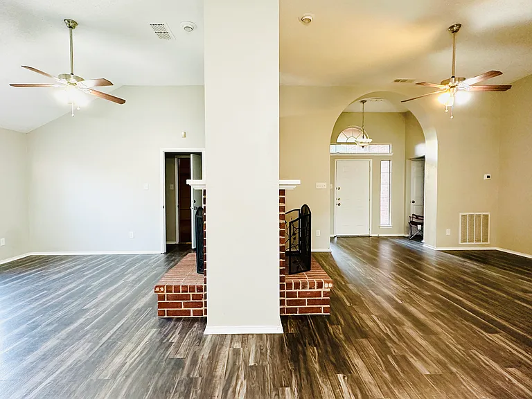 4817 Shadow Crest Dr — Photo 6