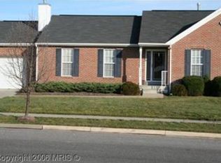 9800 Hummingbird Ln, Upper Marlboro, MD 20772