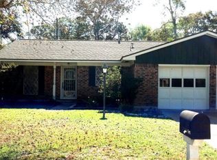 220 Swift St, Angleton, TX 77515