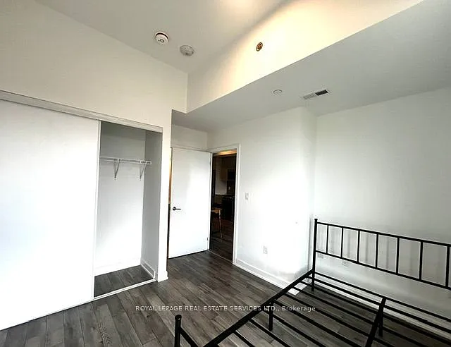 1005 Dundas St E #560 — Photo 11