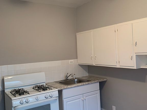 3rd image of 2820 W Diversey Ave APT 2F