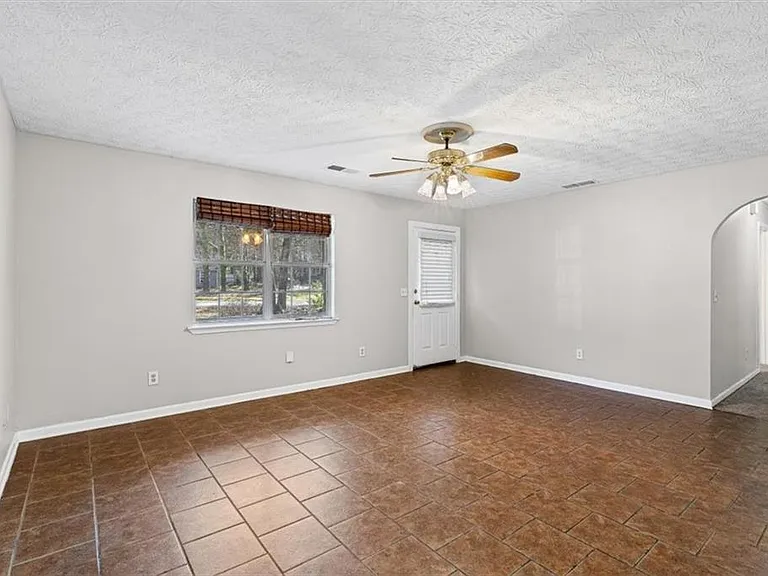 120 Woodcrest Dr — Photo 6