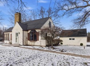 2627 E Stewart Rd, Midland, MI 48640