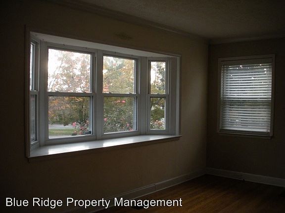 4th image of 2120 Memorial Ct