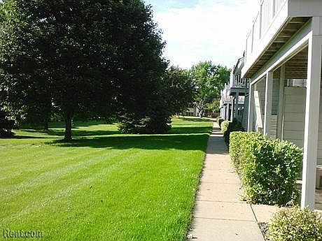 3rd image of 500-600 78th Ave NE