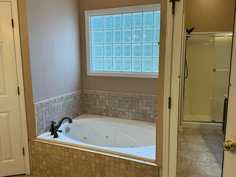 3652 Fair Ridge Dr — Photo 9
