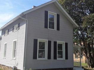 20 Budlong St, Hillsdale, MI 49242