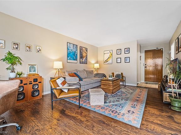 4th image of 12520 Edgewater Dr APT 407