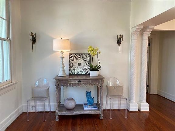 4th image of 29 Versailles Blvd
