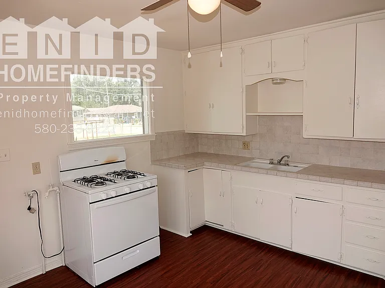 608 W Cherry Ave — Photo 6
