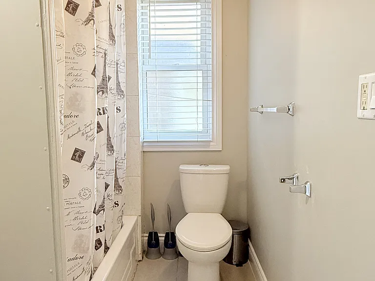 1658 Marentette Ave #1660 — Photo 16