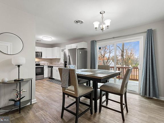 4th image of 813 Sherwood Ln