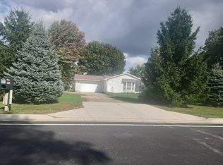 1208 W Walker Rd, Saint Johns, MI 48879