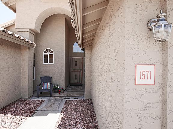 4th image of 1571 W Winchester Way