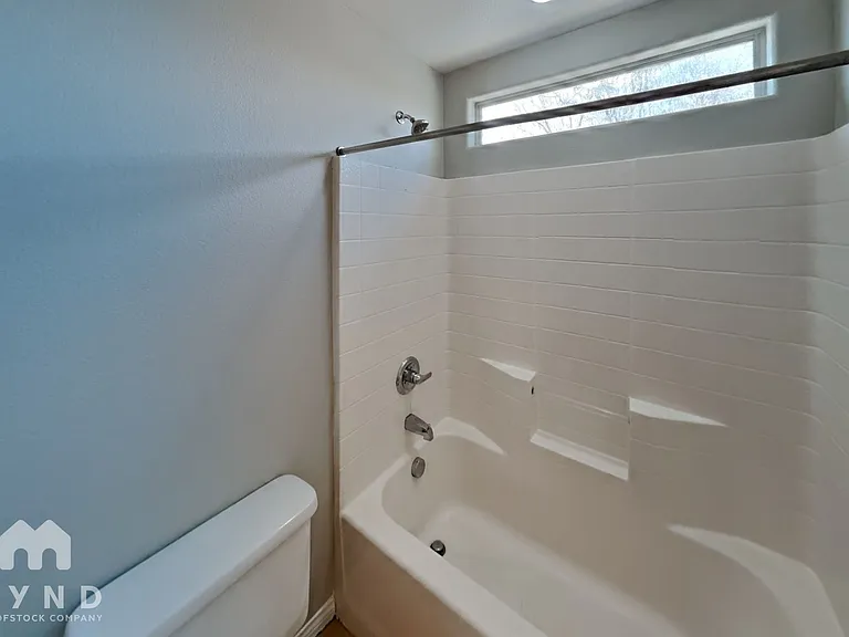 6686 Cloverstone Ct — Photo 17