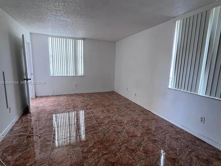 14601 N Kendall Dr #304K — Photo 9