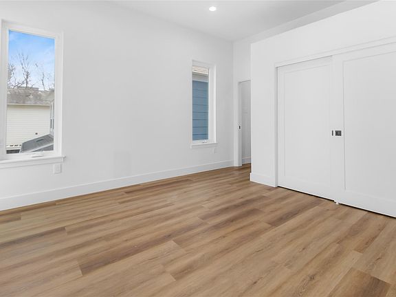 5th image of 5614 Larkin E #E