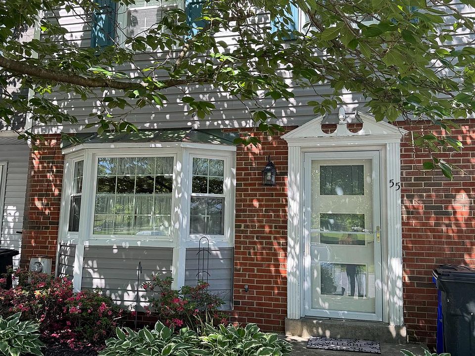 2nd image of 55 Boileau Ct