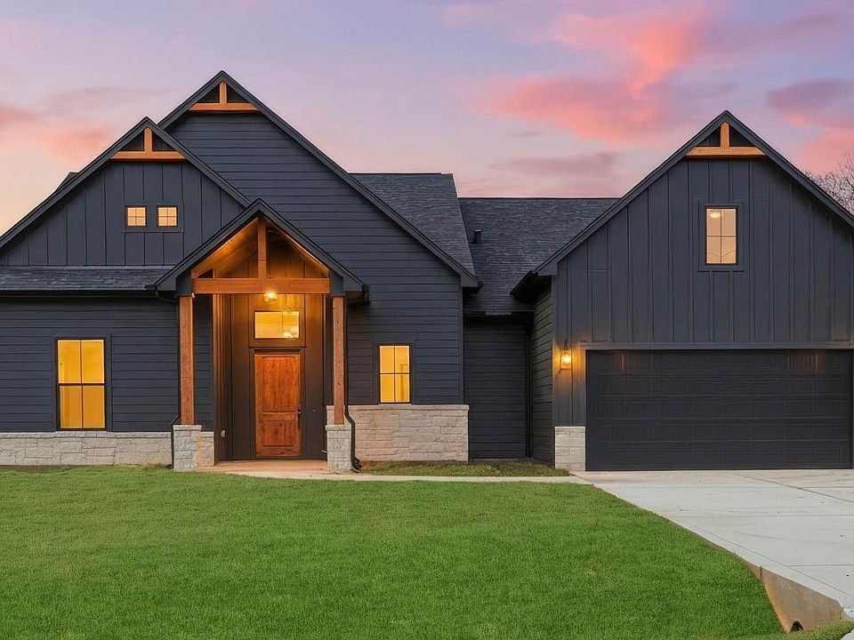 1st image of 1202 Ada St