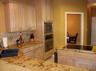 208 Edgewater, Victoria, TX 77904