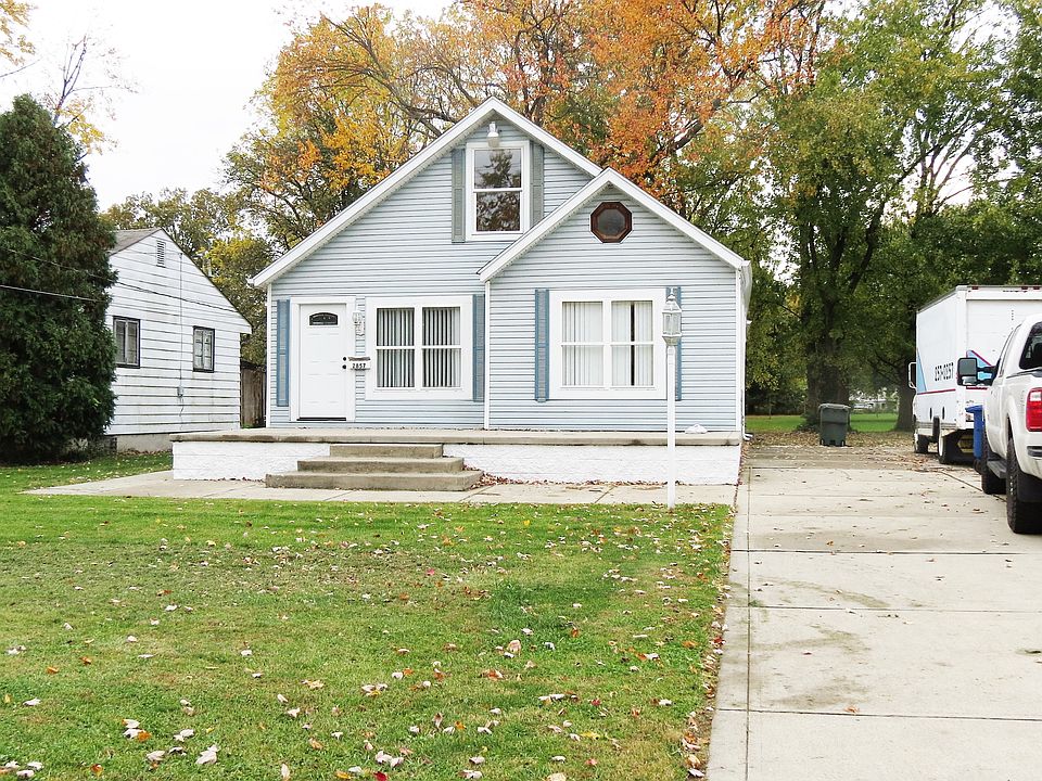 1st image of 2857 Medina Ave