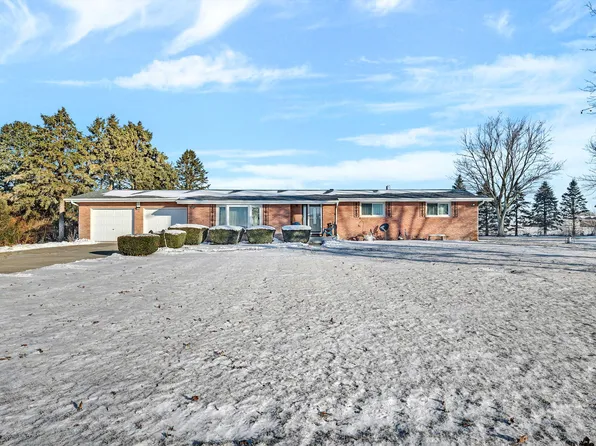 1681 N 33rd Rd, Ottawa, IL 61350