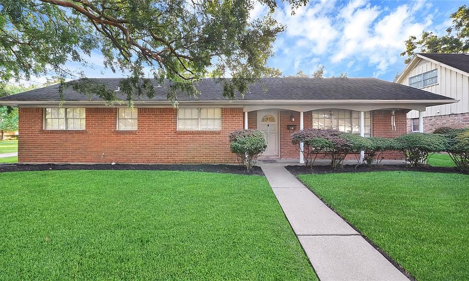 1st image of 2916 Blueberry Ln