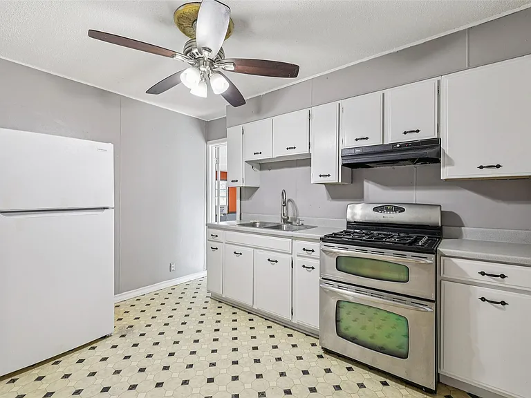 620 Barbara Dr — Photo 8