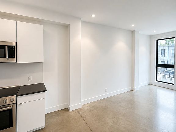 3rd image of 76A Cooper St #3