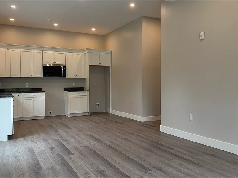 251 Sladen St #307 — Photo 17