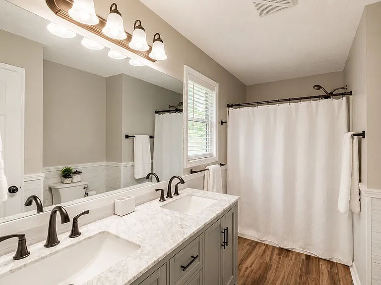 483 Whispering Oaks Dr — Photo 11