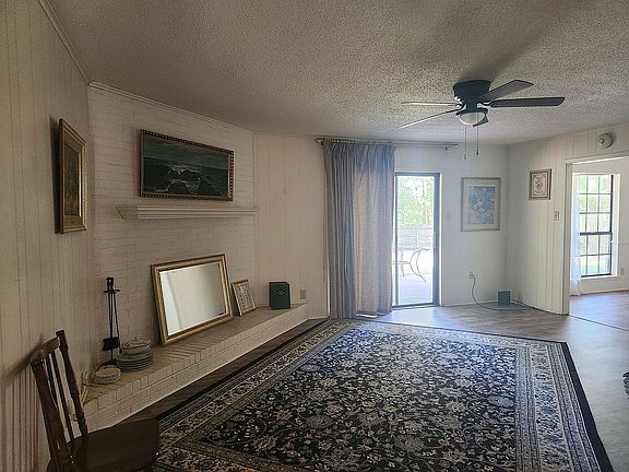 3rd image of 4308 Red Oak Dr