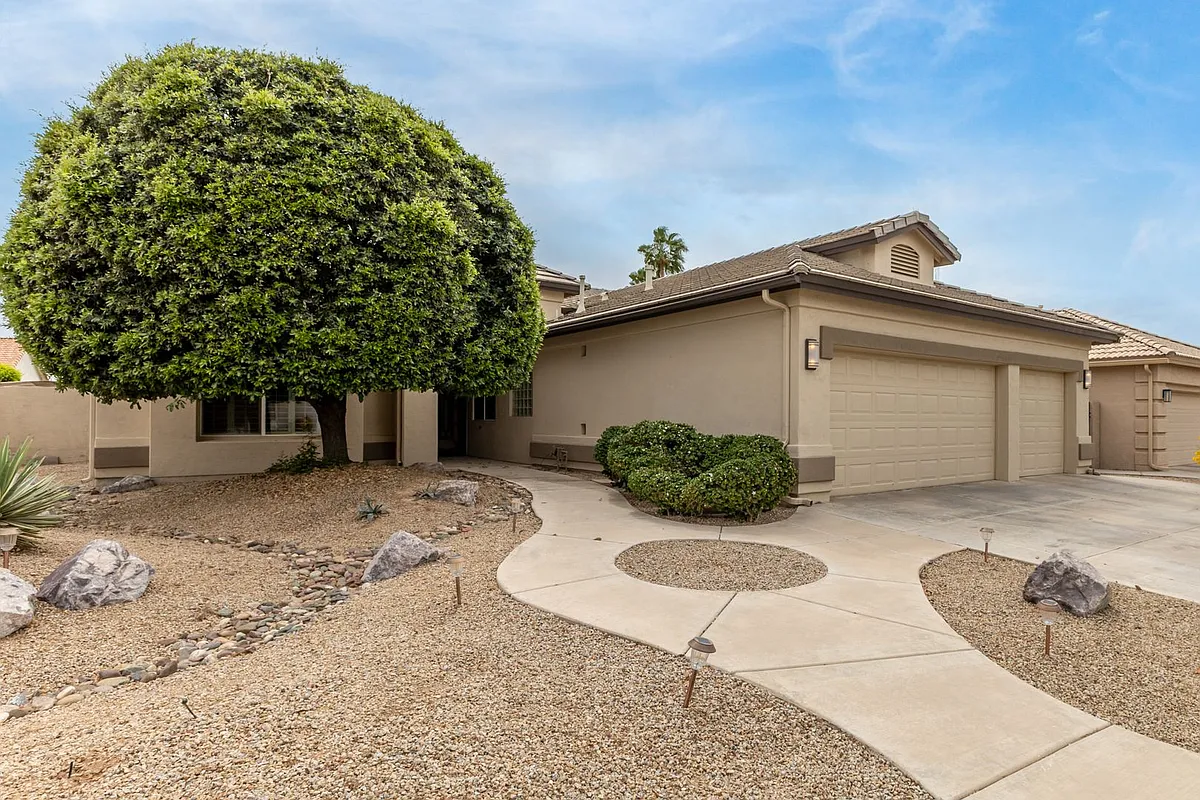 Building Photo - 9843 E Sunburst Dr