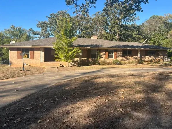 1398 W Gay Ave, Gladewater, TX 75647