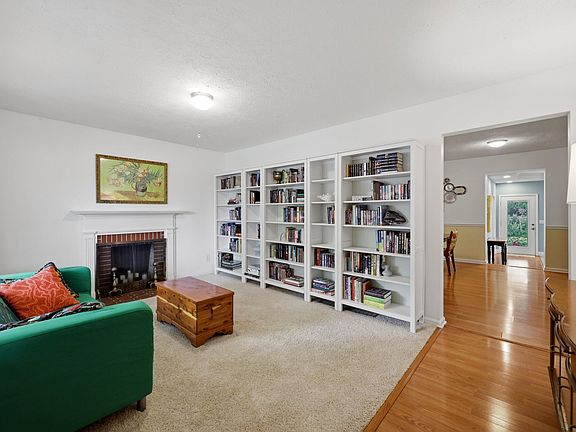 5th image of 512 Saint Anthony Dr