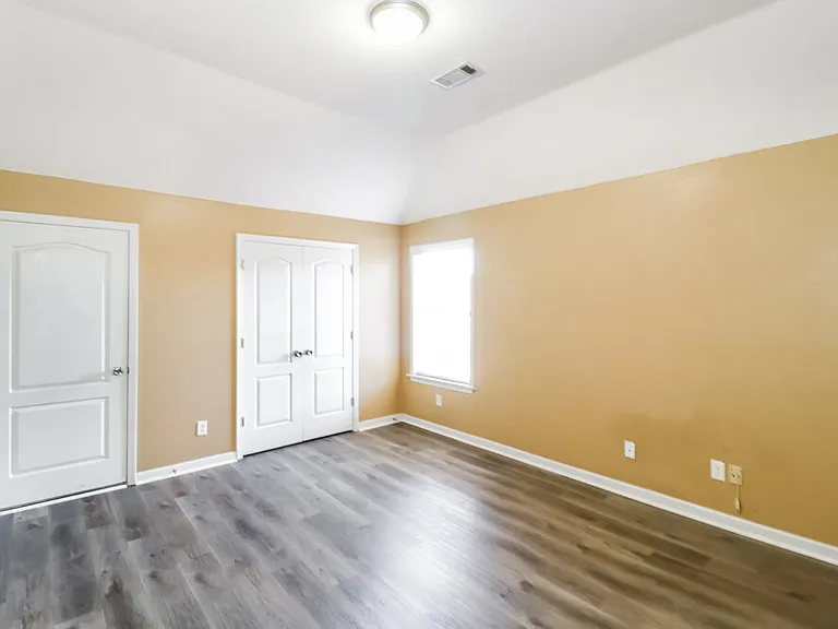 8662 Rogers Park Ave — Photo 12