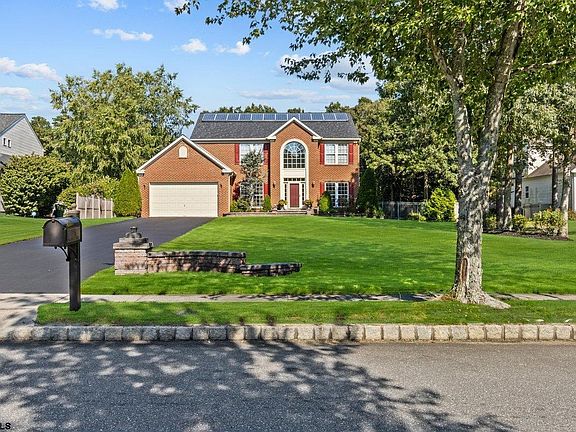 5th image of 126 Marshall Dr