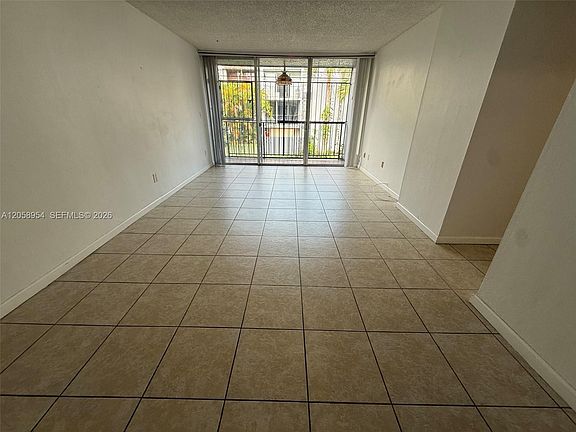 3rd image of 8841 W Flagler St APT 202
